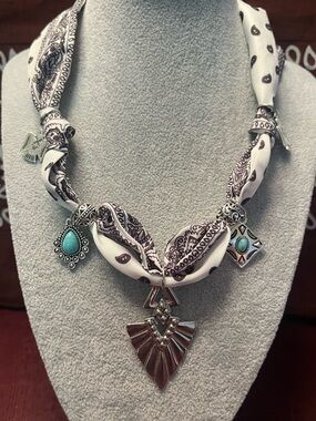 Boho Teardrop Turquoise Charm Bandana Necklace - White & Turquoise